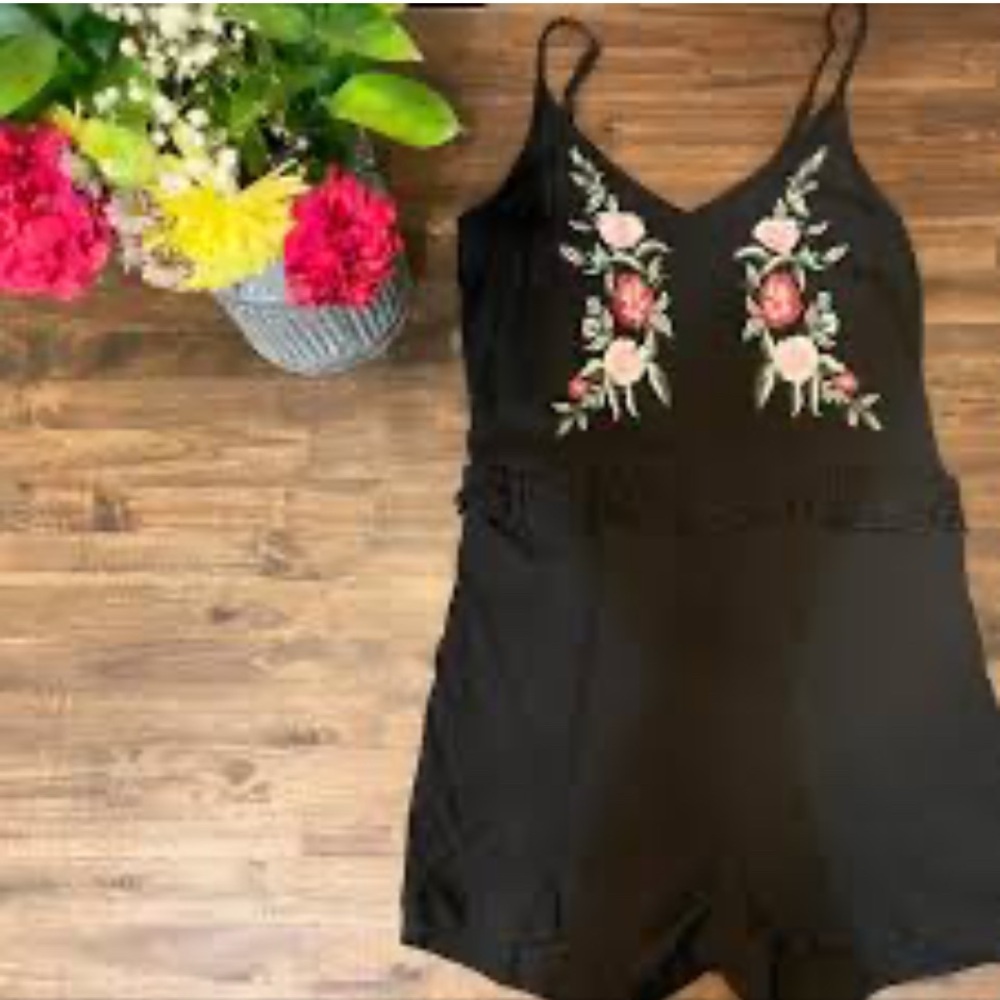 Bongo Women Black Floral Romper M